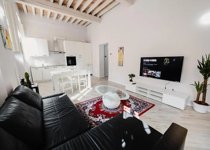 Cathedral Elegant Parme